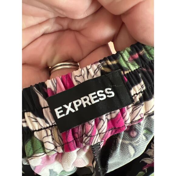 Express size medium women’s floral joggers pants - Picture 3 of 5